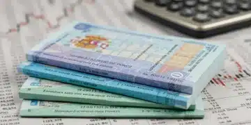 Bonos del Estado Español apilados, simbolizando inversión conservadora y planificación financiera.