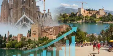 Paisaje turístico español diverso con monumentos, playas y turistas felices, simbolizando el crecimiento y prosperidad del sector.
